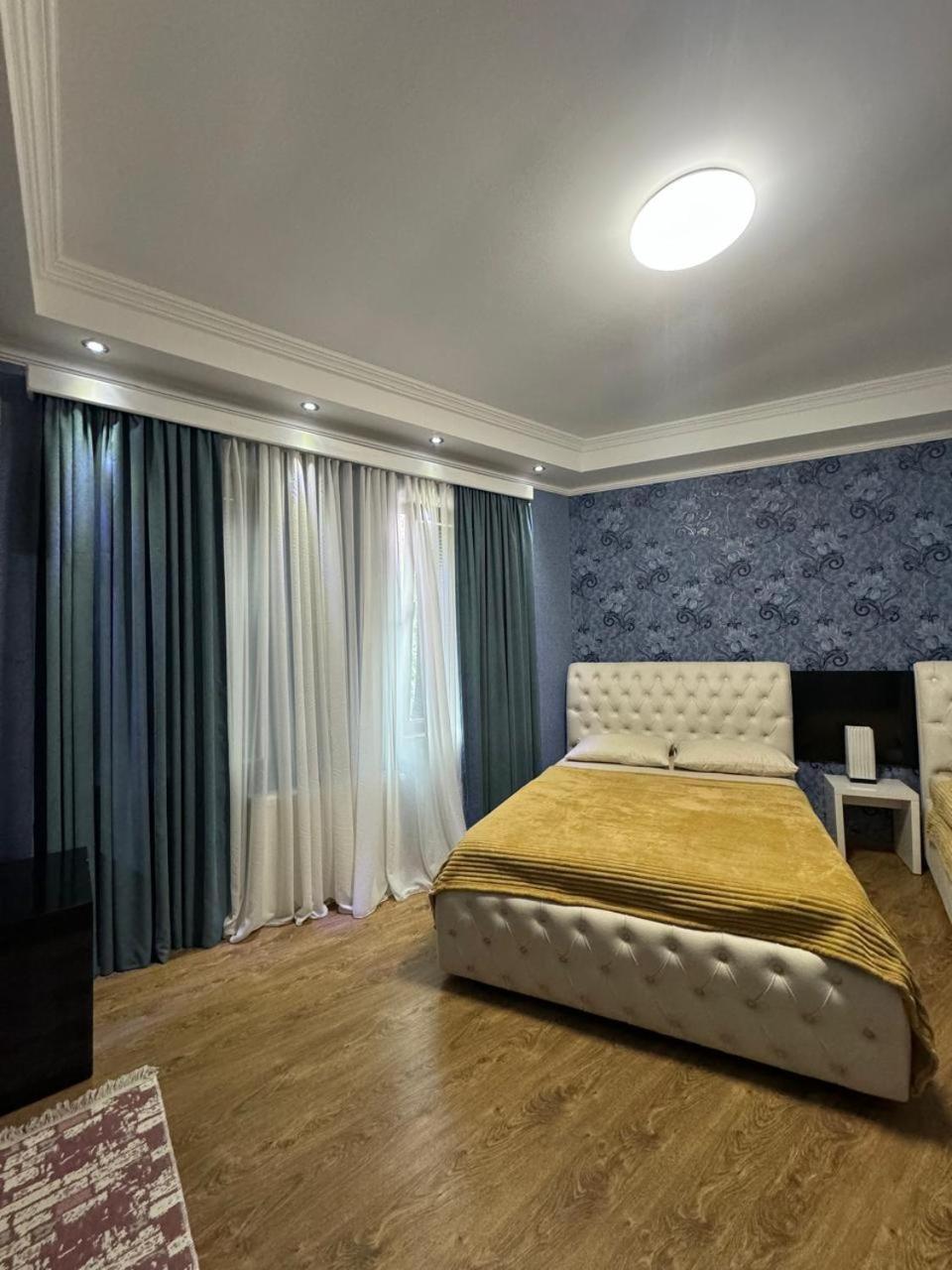 Aisi Kutaisi Hotel Ngoại thất bức ảnh