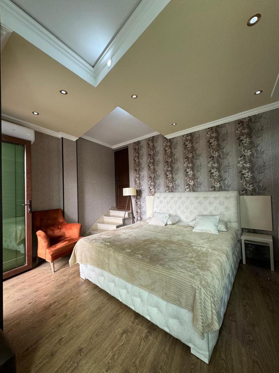 Aisi Kutaisi Hotel Ngoại thất bức ảnh