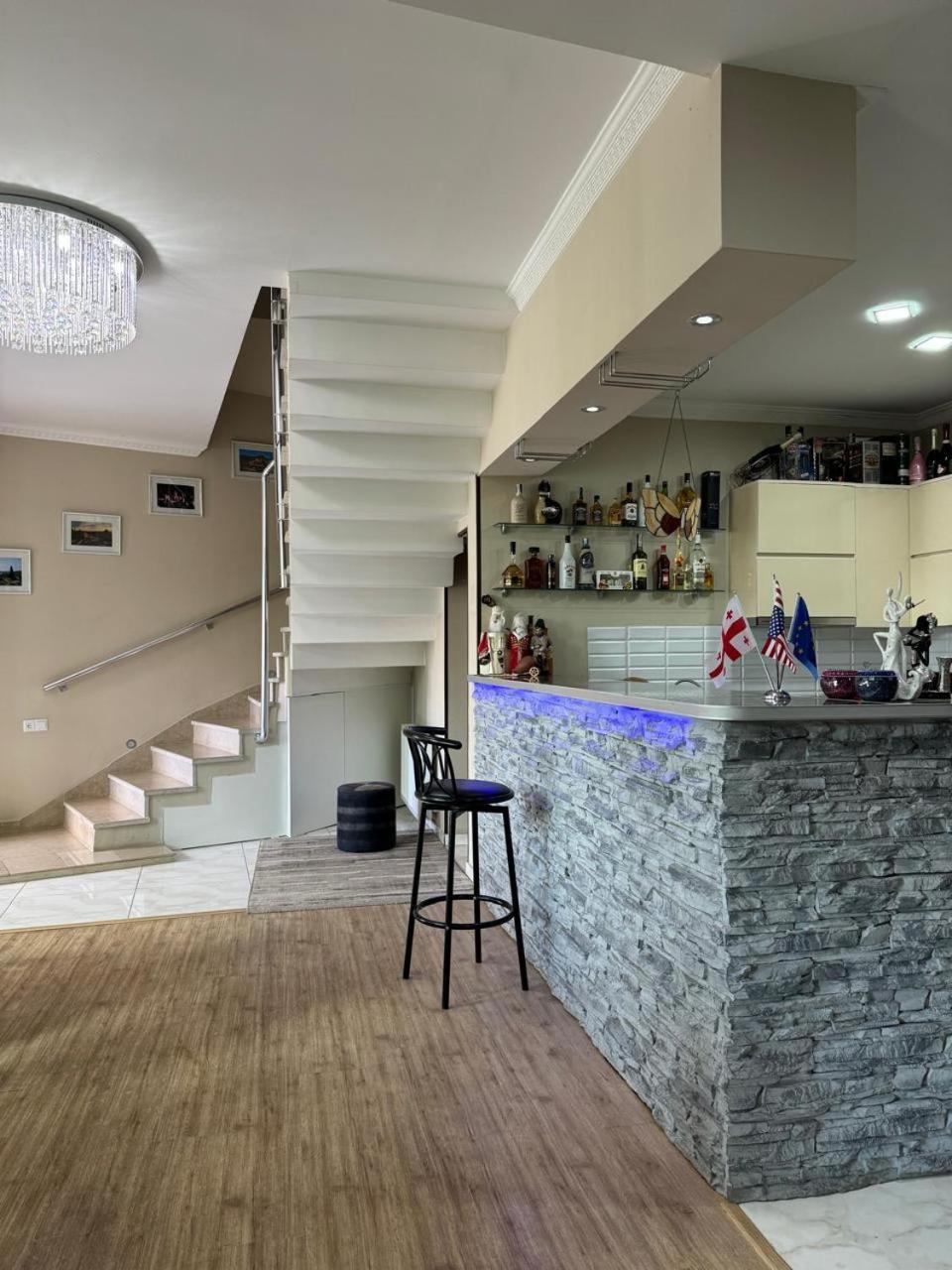 Aisi Kutaisi Hotel Ngoại thất bức ảnh
