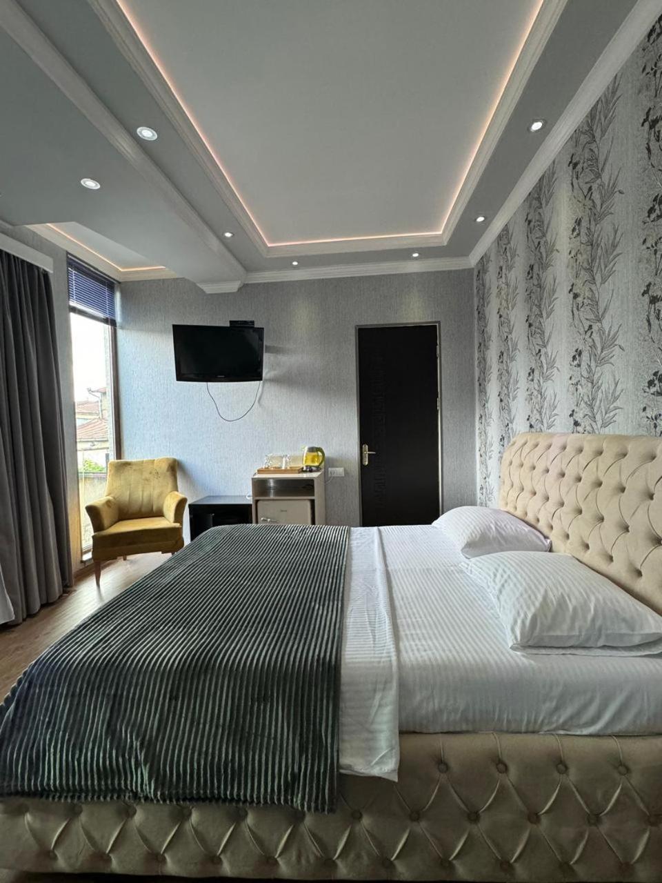 Aisi Kutaisi Hotel Ngoại thất bức ảnh