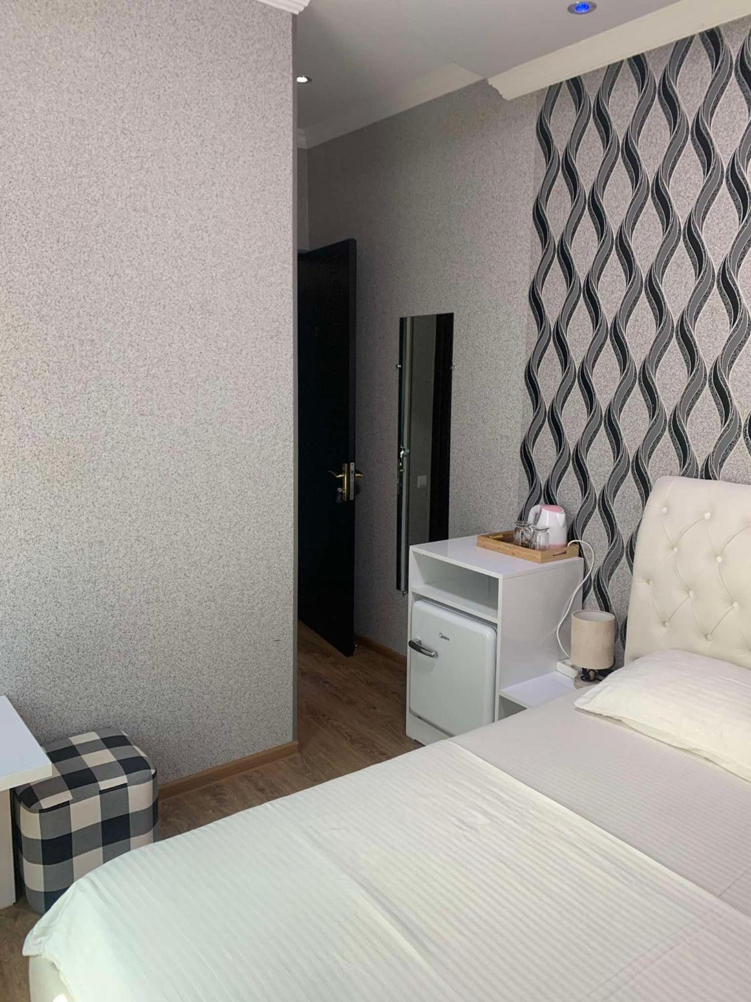Aisi Kutaisi Hotel Ngoại thất bức ảnh
