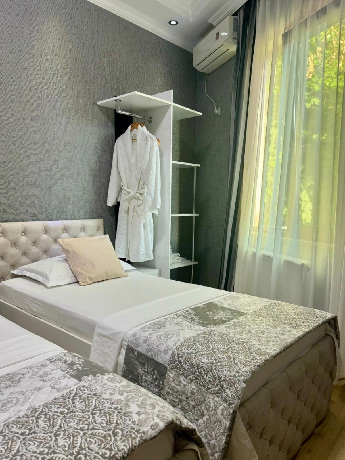 Aisi Kutaisi Hotel Ngoại thất bức ảnh